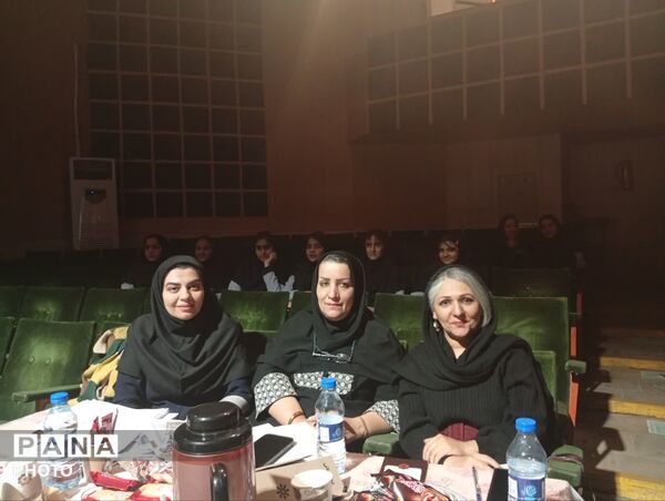 رقابت دانش‌آموزان در بخش هنرهای نمایشی جشنواره «فردا»