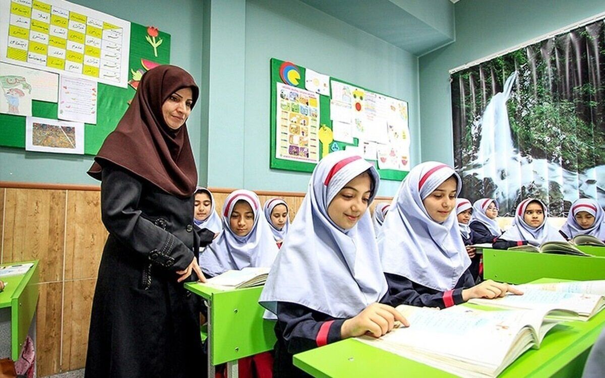 مجوز مجلس برای به‌کارگیری ۱۰ هزار معلم بازنشسته و حق‌التدریسی
