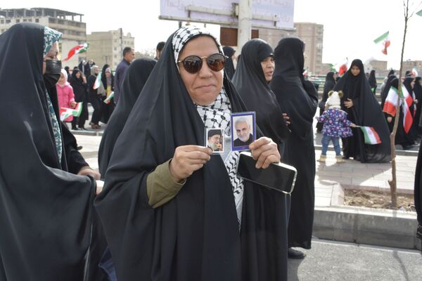 حماسه دانش‌آموزان اسلامشهر در ۲۲بهمن