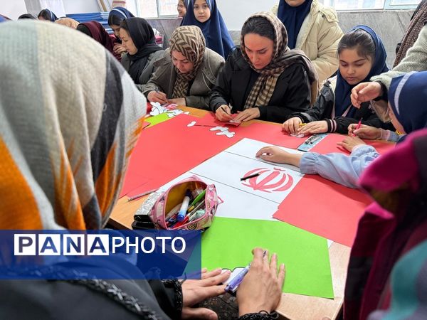 رویداد مادر دختری با محوریت پرچم ایران در مدرسه المهدی ناحیه 2 کرج 