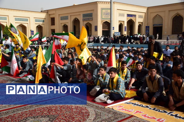 تجمع دانش‌آموزان شیرازی در حمایت از جبهه مقاومت