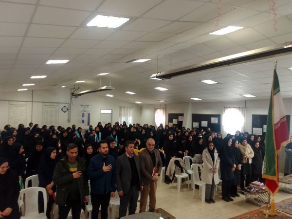 زنگ انقلاب در مدرسه بنت‌الهدی صدر با حضور مسئولین نواخته شد 