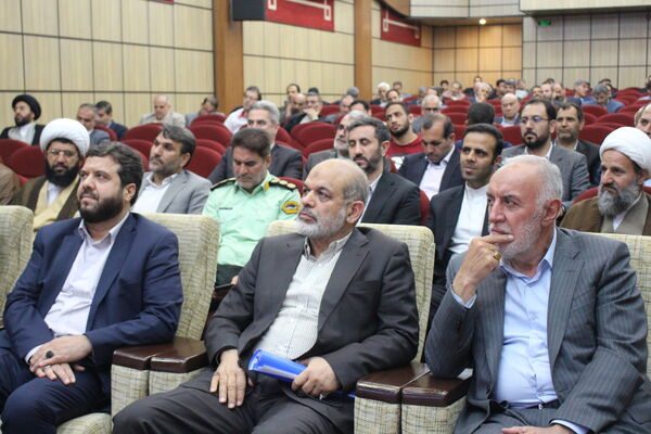 جلسه شورای اداری استان تهران با حضور وزیر کشور به‌مناسبت هفته معلم