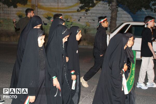 لبیک نوجوانان نظرآباد به ندای کربلا در آیین «احلی من العسل»