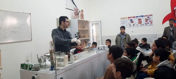 بازدید دانش آموزان دبستان پسرانه فضیلت از پژوهشسرای رازی 