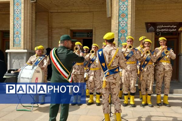 تشییع پیکر شهید دانش‌آموز در شاهچراغ(ع)