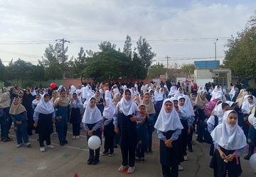 مراسم آغاز سال تحصیلی در مدرسه سمیه کاشمر