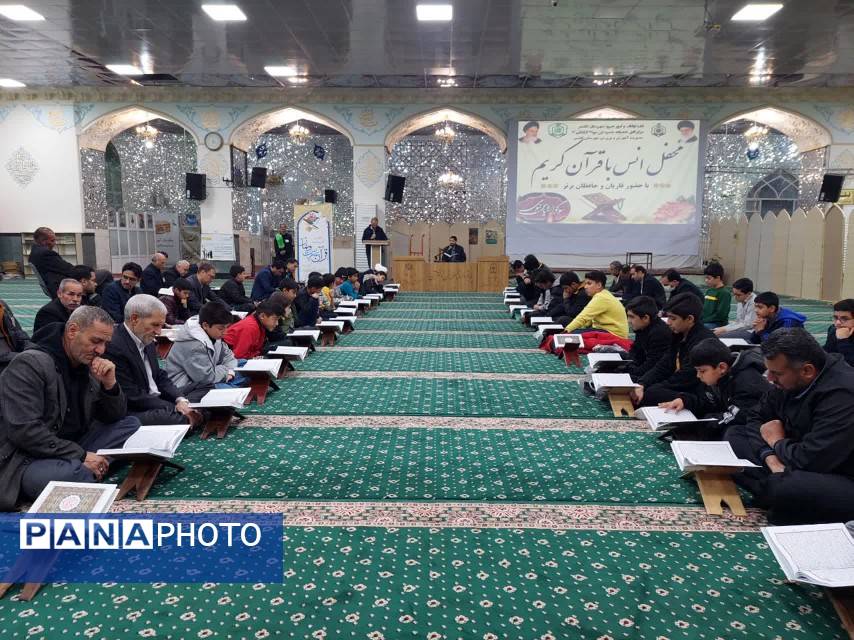 برگزاری محفل انس با قرآن در شهرستان کاشمر 