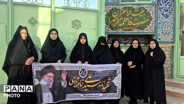 حضور پررنگ و حماسی فرهنگیان و دانش آموزان در عزای رهبر شهید