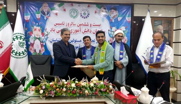 تجلیل از مسئولان، کارشناسان، مربیان و دانش‌آموزان پیشتاز برتر سازمان دانش‌آموزی استان بوشهر 