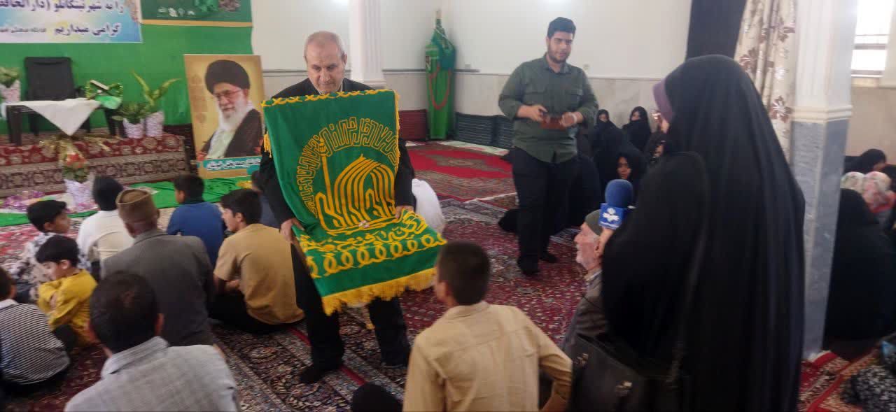 استقبال مردم شهر تیتکانلو از پرچم امام رضا(ع)