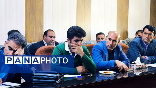 جلسه مدیران و راهبران آموزشی شهرستان مارگون 