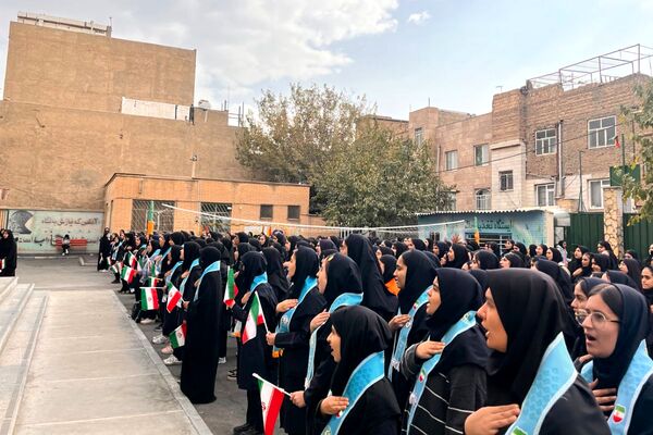 همایش تشکیلاتی "وطن یار" در دبیرستان ایثار