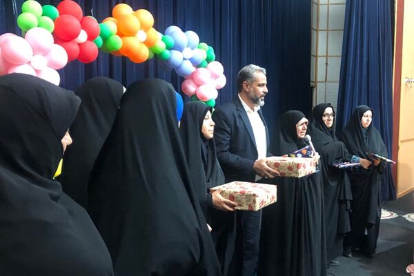 جشن الفبا دبستان شاهد ام‌البنین (س) ناحیه 2 شهرری