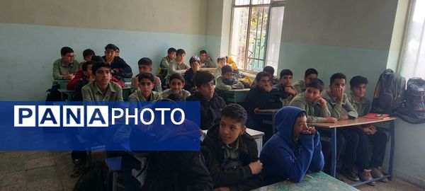 میزخدمت پزشکی رایگان برای دانش‌آموزان کم برخوردار درمدارس