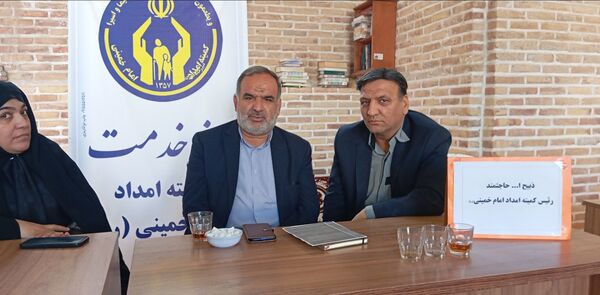 میز خدمت در آخرین نماز جمعه آبان ماه