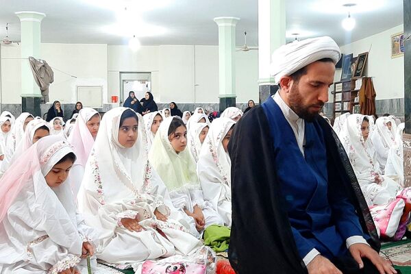 برپایی جشن عبادت و بندگی در مسجد ناحیه 2 بهارستان