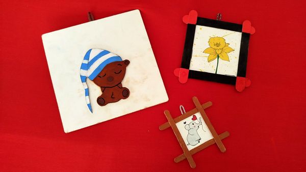 هم‌زمان با هفته فرهنگ و هنر؛ آثار هنری دانش‌آموزان دبیرستان بنت‌الهدی صدر در نورآباد به نمایش درآمد