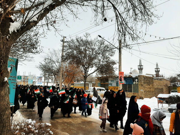 تجلی حضور مردم ولایتمدار شهر غلامان در راهپیمایی ۲۲ بهمن