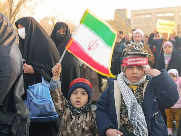 اصفهان یکصدا در میدان امام حسین(ع)