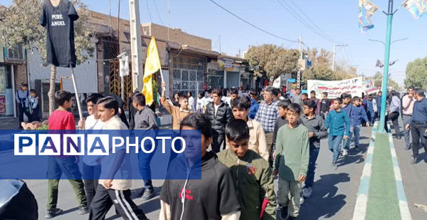 حضور پرشور دانش‌آموزان مدارس خاتم در راهپیمایی ۱۳ آبان 