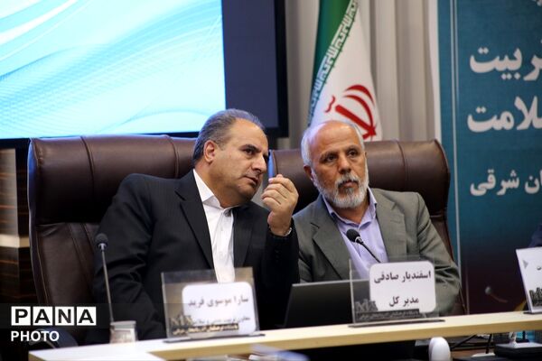 تجلیل از دانش‌آموزان ورزشکار و قهرمان آذربایجان شرقی