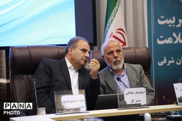 تجلیل از دانش‌آموزان ورزشکار و قهرمان آذربایجان شرقی
