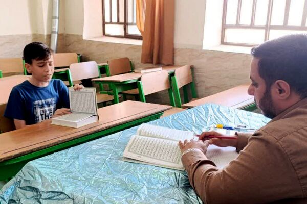 مسابقات طرح انس با قرآن کریم، میزبان شکوفه‌های قرآنی 