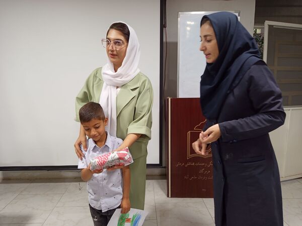 مسابقه نقاشی به‌مناسبت هفته جوانی در حاجی‌‌‌‌آباد