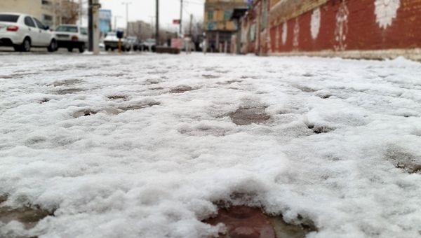 لردگان میزبان اولین برف زمستانی 