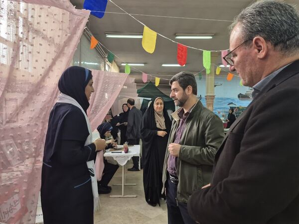 هفته ماها، فرصتی برای درخشش استعدادهای هنری دانش‌آموزان دبیرستان شهید همت