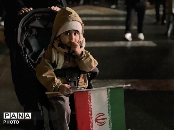 حضور کودکان در تجمعات مردمی