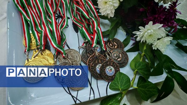 مسابقات ورزشی شطرنج دانش آموزان دوره دوم