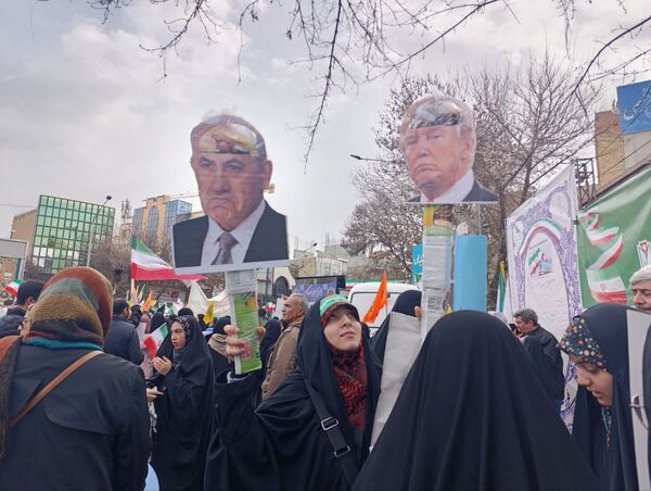 حضور چشمگیر مردم بجنورد در راهپیمایی ۲۲ بهمن