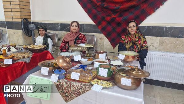 جشنواره غذای سالم در دبستان میرفخرایی ناحیه ۴ کرج