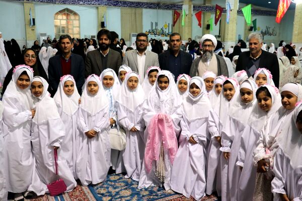 جشن تکلیف2000 نفری دانش‌آموزان زابل