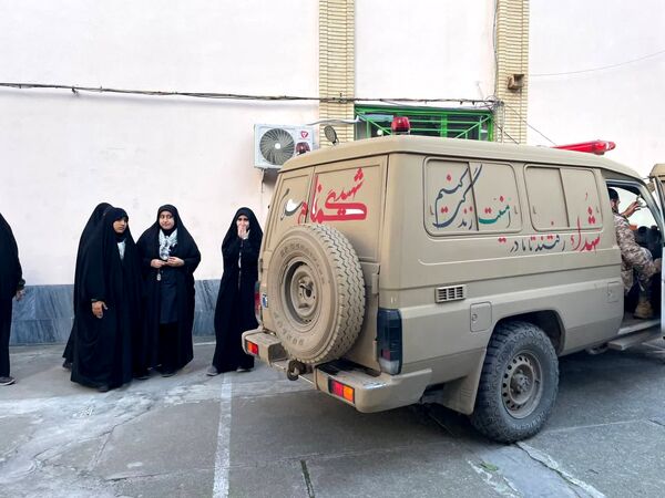 استقبال از شهید خوشنام در دبیرستان شاهد ساری 