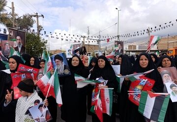 راهپیمایی روز جهانی قدس و نماز جمعه در شهرستان پلدختر 
