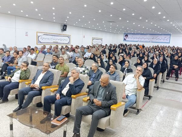 اولین جلسه انجمن اولیا و مربیان دبیرستان رئیس زاده شهرستان خلیل آباد 