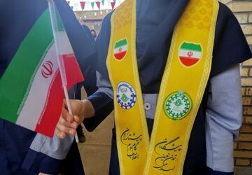 زنگ انقلاب در مدرسه حضرت فاطمه(س) میناب نواخته شد