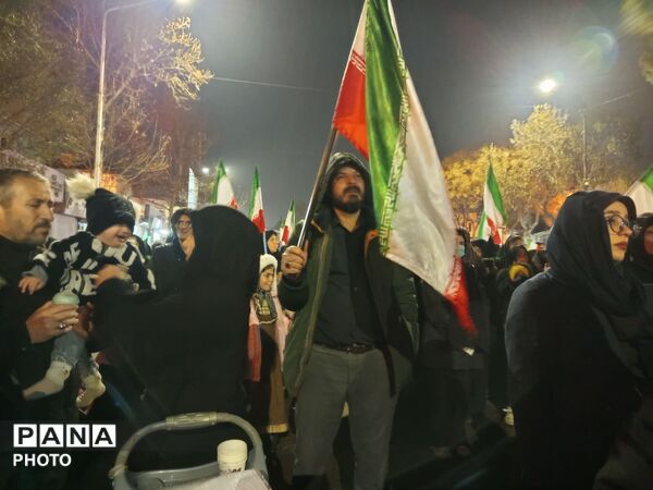 حرکت دسته عزاداری درسومین شب شهادت امام خامنه ای از پنجراه تا مسجد جامع