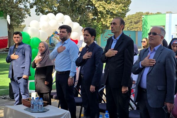 آیین افتتاحیه زمین چمن مصنوعی دبستان اسماعیل سامنی ناحیه ۲ بهارستان