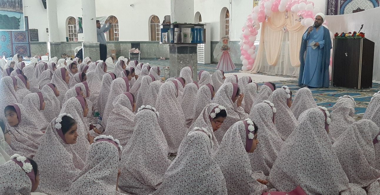 جشن تکلیف دختران دانش‌آموز پارسیان