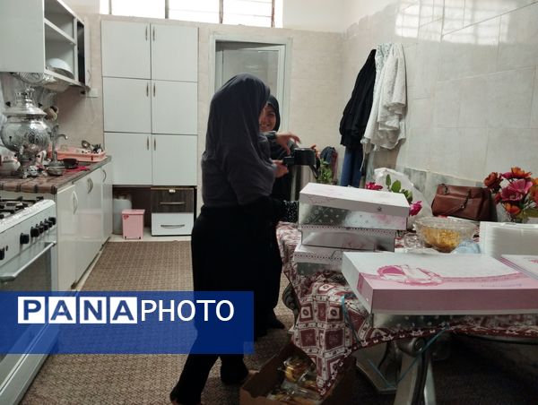 تجلیل از معلمان نمونه در مدرسه تقوا مشهد