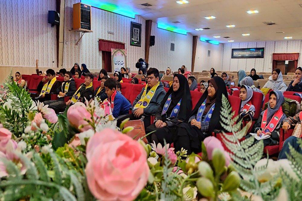 کلاس آموزشی خبرنگاری در کانون مهر تابان نیشابور