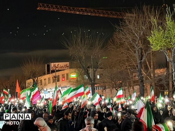 بیعت مردم کرج با سومین رهبر انقلاب اسلامی 