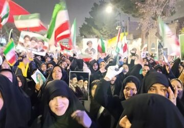 اجتماع مردمی در حسینیه امام خمینی(ع) نیشابور 