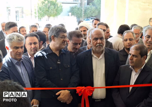 افتتاح نیروگاه خورشیدی ،گلخانه و طرح توسعه بیمارستان آیت الله خاتمی همزمان با هفته دولت