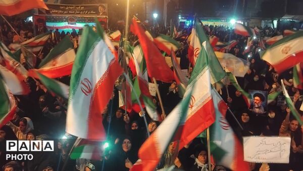 نورآباد میزبان هفتاد و چهارمین موج تجمعات بیعت با رهبری 