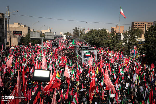 مراسم تشییع پیکر مطهر رهبر شهید انقلاب در تهران - 3